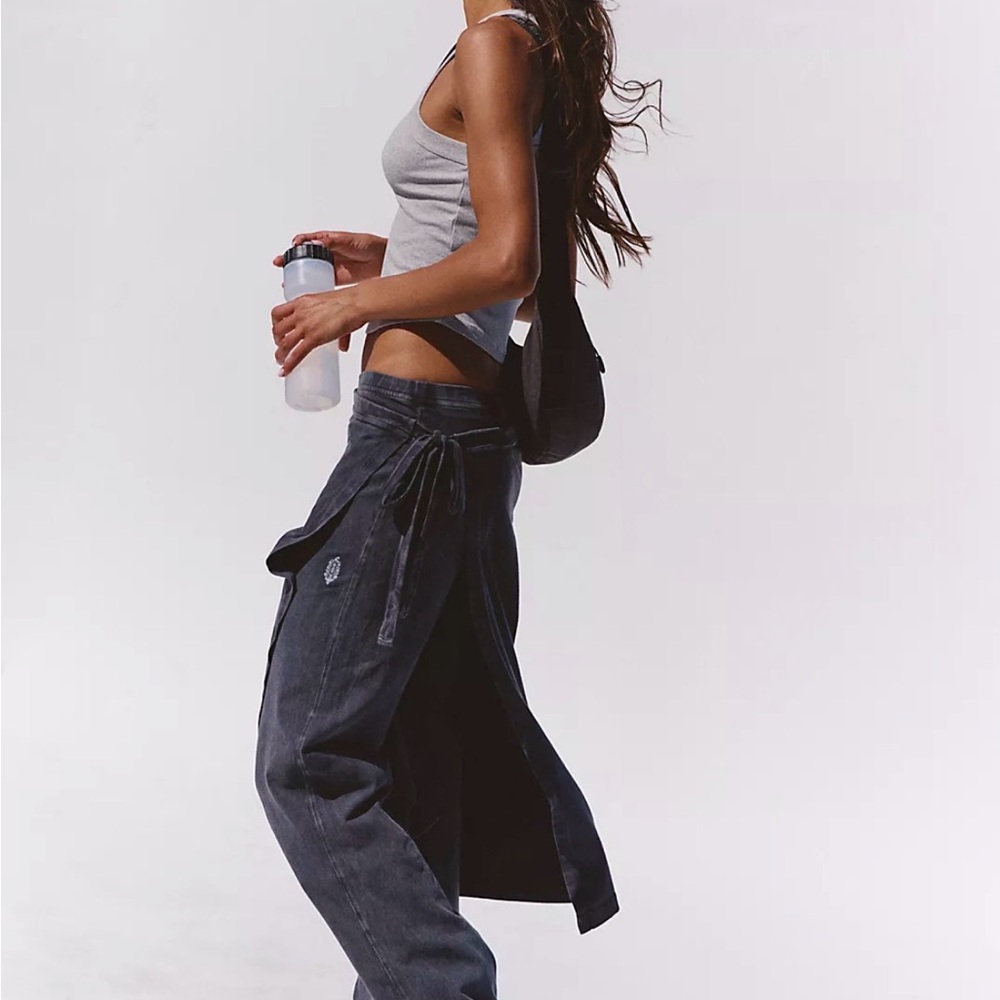FP Movement Hot Shot Sarong pants Medium Navy blue EUC Free People - Picture 4 of 9